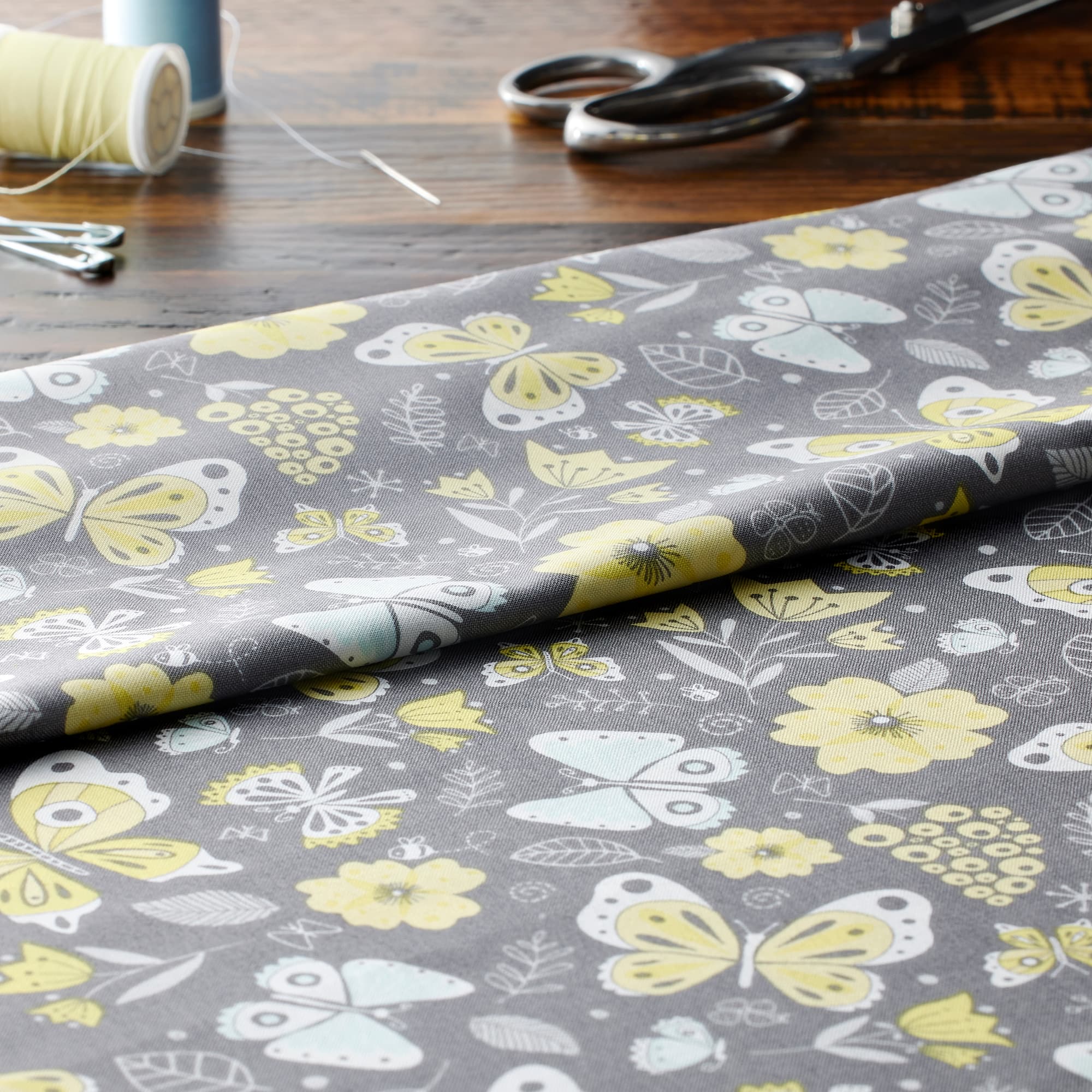 Camelot Fabrics Iron Flutter Buzz on the Wing Cotton Fabric